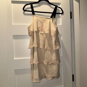 Chic Forever 21 dress- size small! beautiful layered cream dress